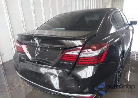 2017 Honda Accord Sport z USA, uszkodzony, nr VIN 1HGCR2F55HA131997